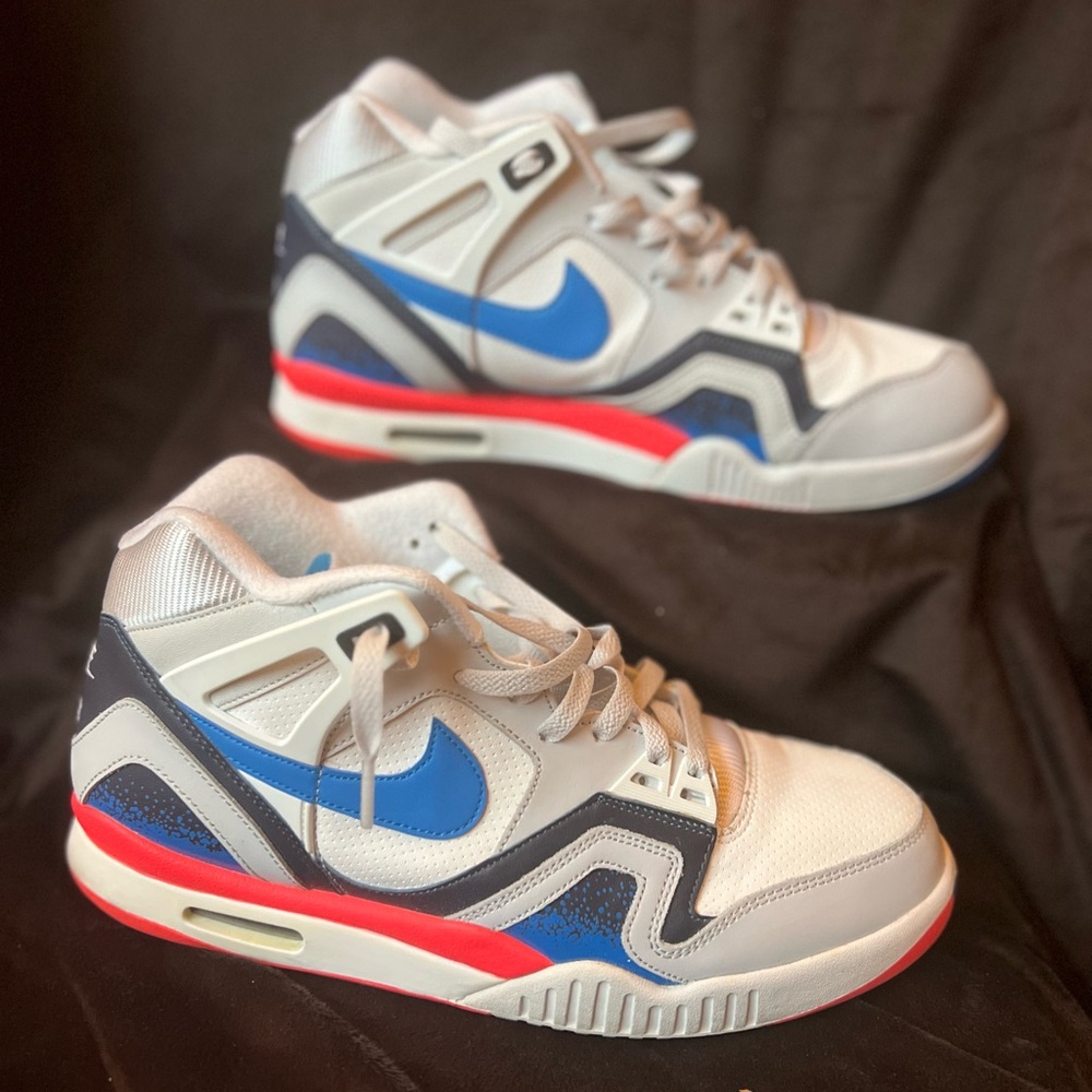 Men’s Nike Air Tech Challenge II sneaker, hightop, photo blue and white.